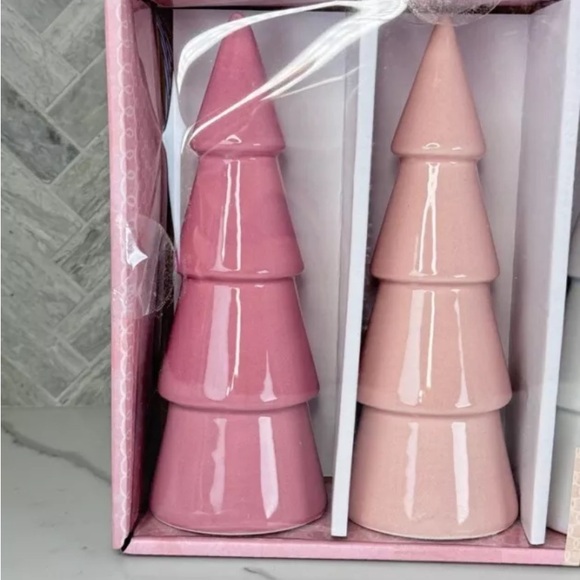 NEW Cupcakes and Cashmere Pearlescent Christmas Trees Ceramic Decorative Set (3) - Picture 4 of 4